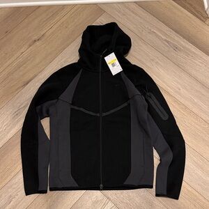 Nike Black and Dark Gray Full-Zip Hooded Performance Jacket